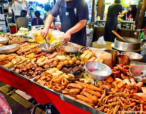 香港哪些好喫的？不妨一探究竟，从美食的角度看，香港的夜市小吃是不是也别有一番风味呢？