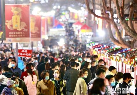 李村夜市如何去：夜市的魅力与探索路线